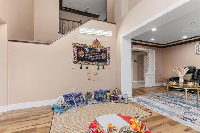 10394 Valley Waters Dr, Spring Valley CA: https://media.crmls.org/mediaz/10863405-b2be-4138-bd40-f4c55ebdbea7.jpg