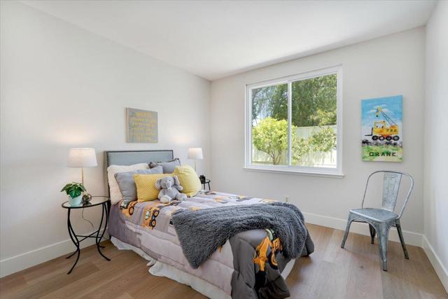 505 Drake Court, Foster City CA: https://media.crmls.org/mediaz/10873cc6-b6ec-4410-b4a4-5816e82bfbde.jpg