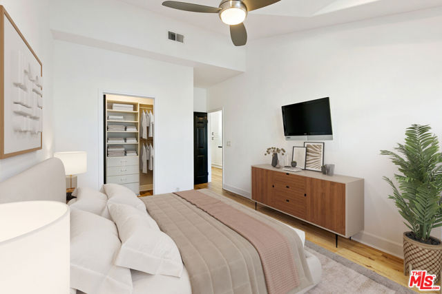 6477 Zuma View Place, Malibu CA: https://media.crmls.org/mediaz/1087590c-b25c-4cc5-b90e-fd3f5f38a907.jpg