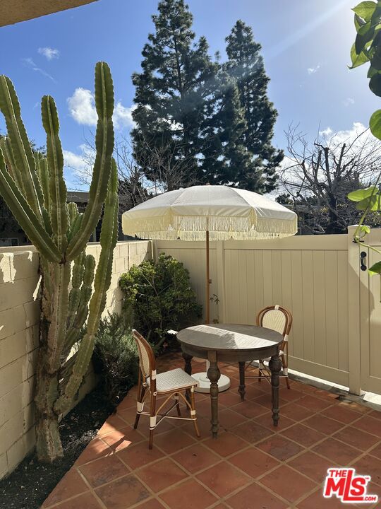 11138 Aqua Vista Street, North Hollywood CA: https://media.crmls.org/mediaz/108820f5-c30b-4b22-8bfc-79b8ed3f555e.jpg