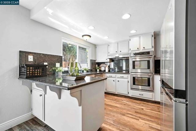 4417 Sunlight Ct, Concord CA: https://media.crmls.org/mediaz/108835e8-cf4b-4419-b1c1-76dc0de1f4e3.jpg