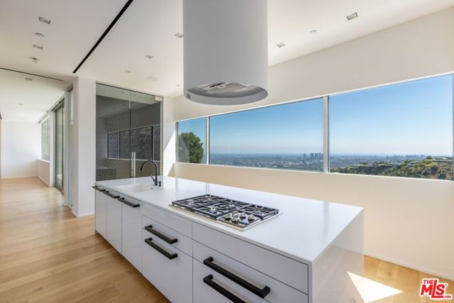 1853 Sunset Plaza Drive, Los Angeles CA: https://media.crmls.org/mediaz/10884db3-0c0d-4276-925b-666ba55308ce.jpg