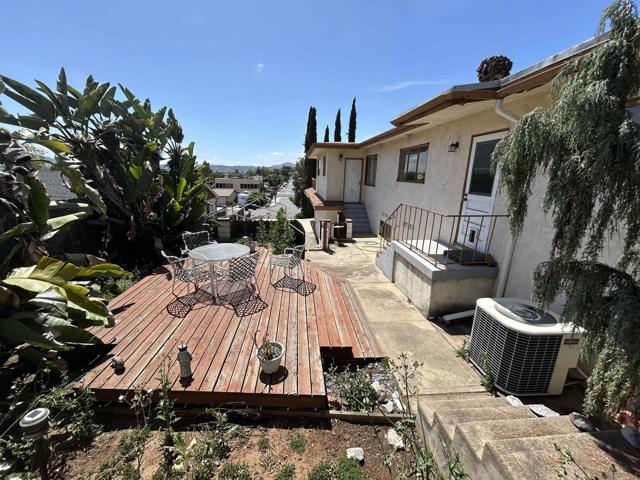 1333 El Rey Ave, El Cajon CA: https://media.crmls.org/mediaz/1088a902-415e-4796-b51c-f53d855be3e9.jpg