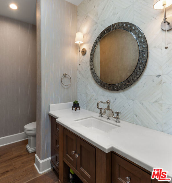14806 Sutton Street photo 23