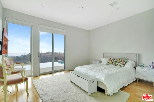 28405 Via Acero Street, Malibu CA: https://media.crmls.org/mediaz/1089175e-be62-4106-9a01-8a213d19191f.jpg