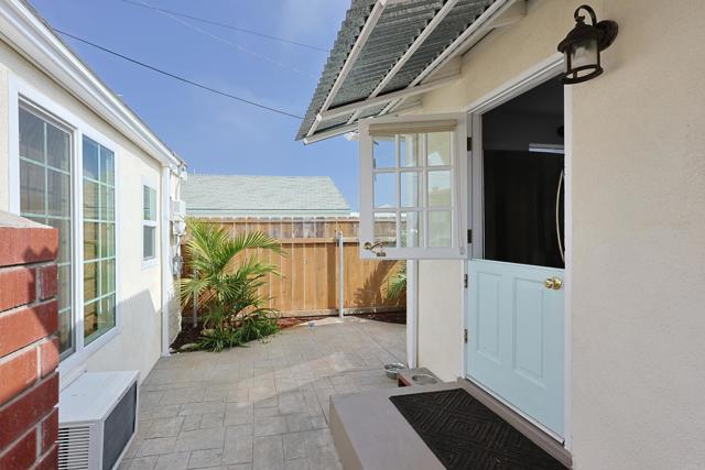 Detail Gallery Image 26 of 48 For 417 5th St, Coronado,  CA 92118 - 3 Beds | 2 Baths
