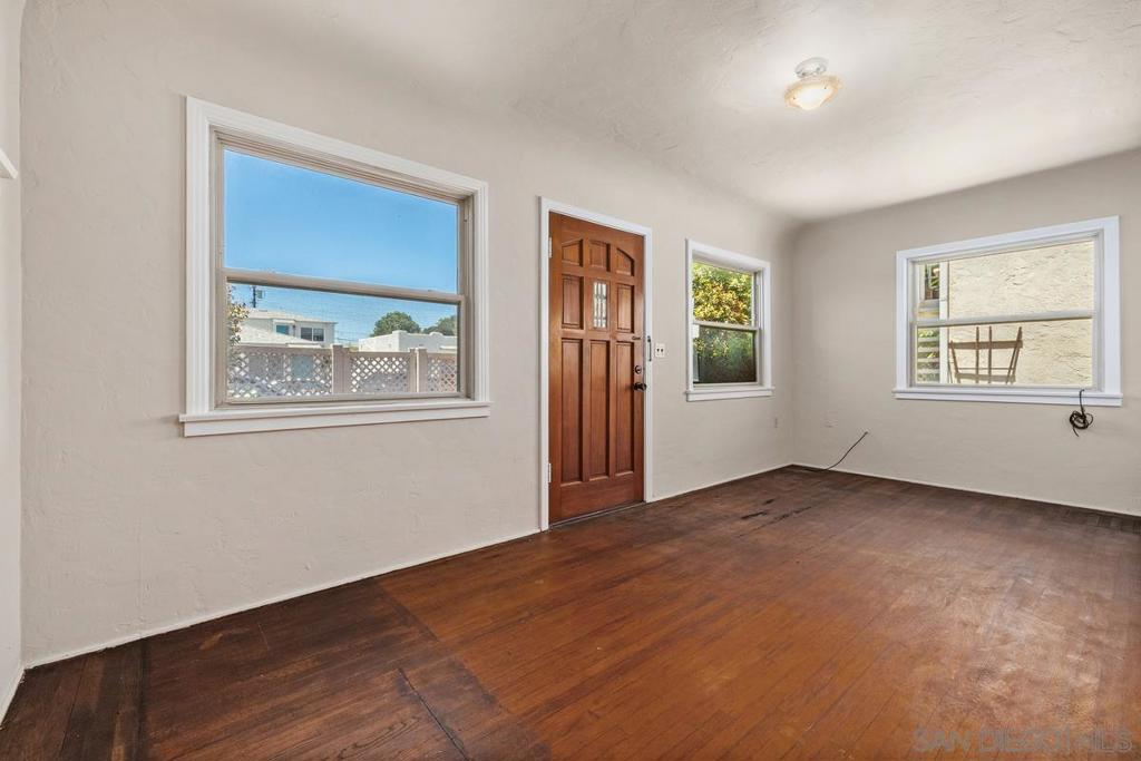 4846 Long Branch Ave - photo 9