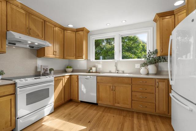 706 S Humboldt Street, San Mateo CA: https://media.crmls.org/mediaz/108a7730-3c5c-492f-9e08-1a520a350909.jpg