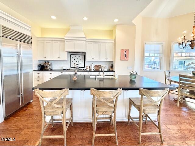 117 Glendale Avenue, Oxnard CA: https://media.crmls.org/mediaz/108a77ba-cb5f-4ffd-99b8-2e3853a8e883.jpg