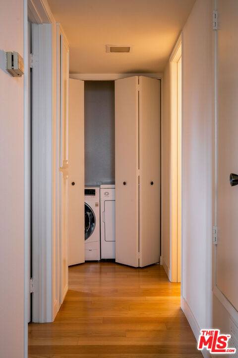 3375 Descanso Drive, Los Angeles CA: https://media.crmls.org/mediaz/108bd76f-6381-45a5-b421-99f83a8343de.jpg