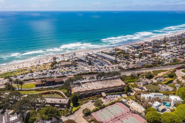 1562 Camino Del Mar, Del Mar CA: https://media.crmls.org/mediaz/108c8d28-ff8e-46b8-867c-1d3d7a6a082c.jpg
