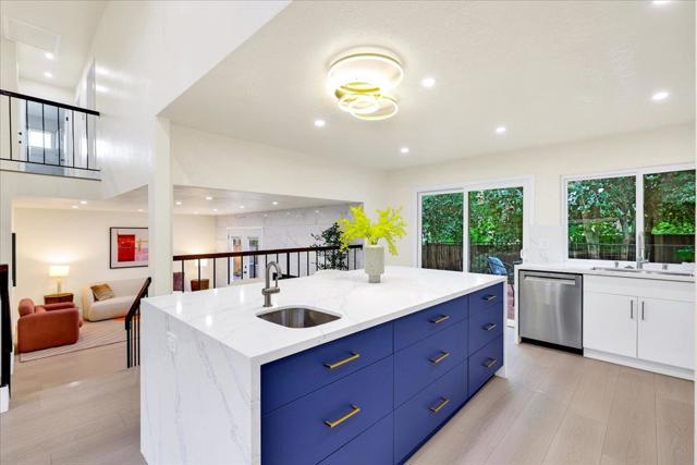 6586 Woodcliff Court, San Jose CA: https://media.crmls.org/mediaz/108caac4-8f55-43dd-9ae3-288cbe4a3224.jpg