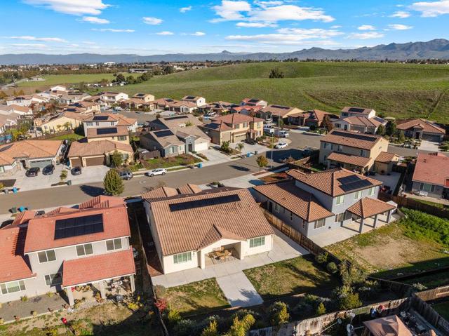 20 Hospital Road, Hollister CA: https://media.crmls.org/mediaz/108d36a8-2ab7-4759-aa1f-3fc465f40e38.jpg