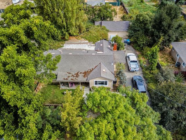 790 Shore Road, Hollister CA: https://media.crmls.org/mediaz/108d591c-e086-4b4d-b375-0fbe65115d09.jpg