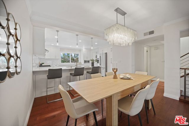 4764 La Villa Marina, Marina del Rey CA: https://media.crmls.org/mediaz/108dbd63-f61b-4397-8609-03e4b05587b7.jpg