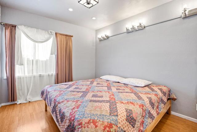 441 W Macarthur Boulevard, Oakland CA: https://media.crmls.org/mediaz/108e7079-953f-43f0-a225-4a030b92d6bd.jpg