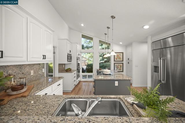 1023 White Gate Rd, Alamo CA: https://media.crmls.org/mediaz/108eb55a-de83-4cb3-a701-9968890977ab.jpg