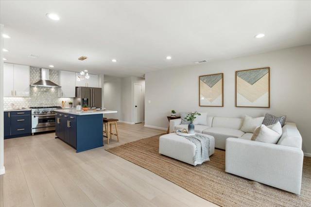 7911 Terraza Disoma, Carlsbad CA: https://media.crmls.org/mediaz/108edf70-299a-4a6d-b38c-510abe45a15b.jpg