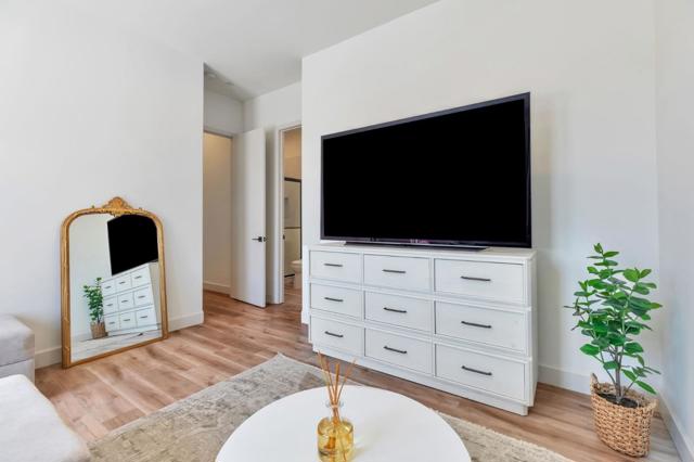 10055 Foothill Avenue, Gilroy CA: https://media.crmls.org/mediaz/108ee4e6-4605-40ae-a082-877ed3a13768.jpg