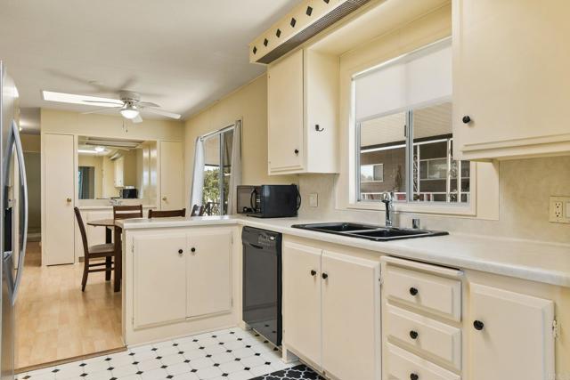 Image 12 of 38 For 8301 Mission Gorge Road  #131