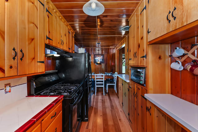 300 E Aeroplane Boulevard, Big Bear CA: https://media.crmls.org/mediaz/108f3983-f31b-4794-bb6f-19d2611621d7.jpg