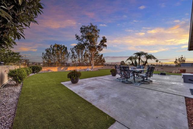 9959 Riverhead Dr, San Diego CA: https://media.crmls.org/mediaz/108f3ee8-0afb-4422-9e5a-0aadc9f736d4.jpg