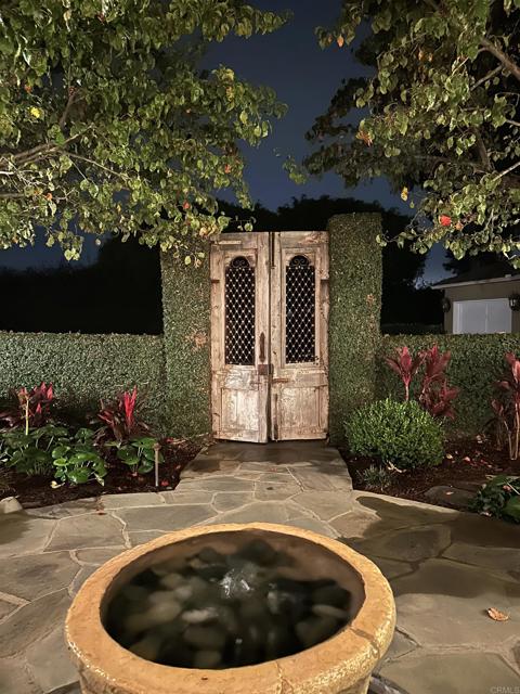 5499 Avenida Maravillas, Rancho Santa Fe CA: https://media.crmls.org/mediaz/108f7ace-70ab-41f2-93cf-263f52203c0d.jpg