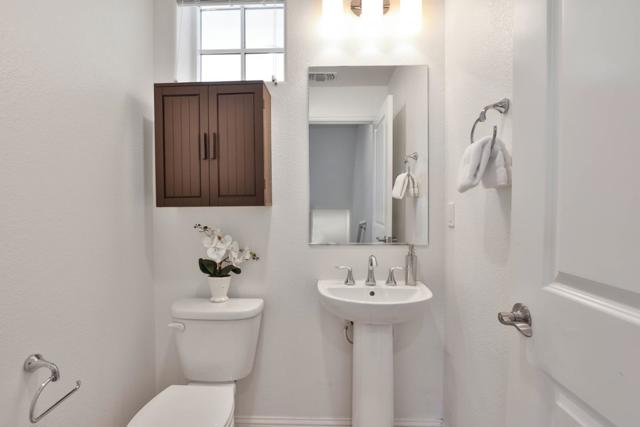 3917 Pyramid Way, Mountain View CA: https://media.crmls.org/mediaz/109003d4-950c-4e45-8d52-0778557e24bb.jpg
