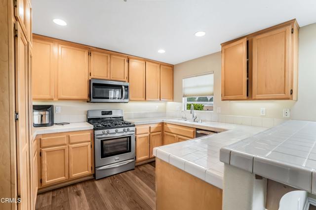 962 Jonquill Avenue, Ventura CA: https://media.crmls.org/mediaz/10908979-361f-4d1d-aa2f-07c37c537c7a.jpg