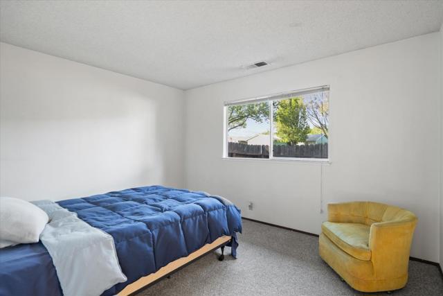 976 Jenooke Lane, Chico CA: https://media.crmls.org/mediaz/1090ba03-67db-4c30-964d-9af614ecb7d8.jpg