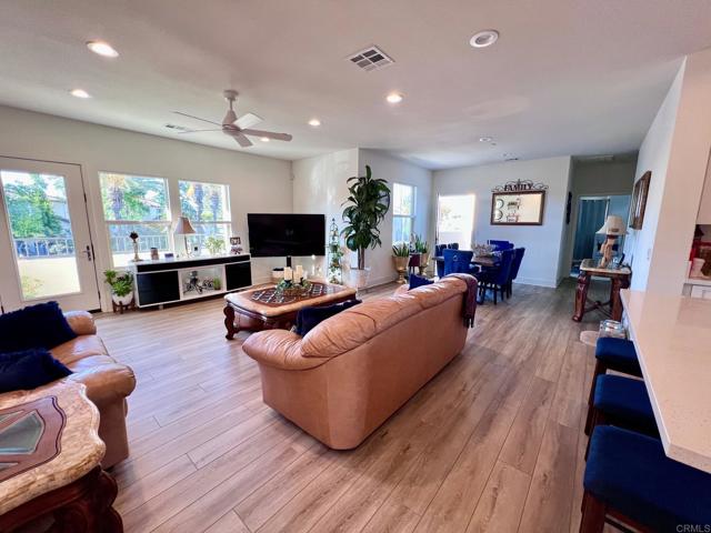 2170 BIRCH RD., San Diego CA: https://media.crmls.org/mediaz/1091edad-bb15-4936-8080-99bc07e72476.jpg