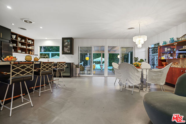 2235 E Paseo Gracia, Palm Springs CA: https://media.crmls.org/mediaz/109293f6-fe7d-4297-9695-b1f68bde94b6.jpg