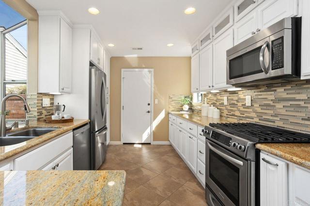 820 Daphne Court, Carlsbad CA: https://media.crmls.org/mediaz/1092d50e-7863-4bba-9a73-6f6da694392f.jpg