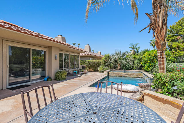 99 Kavenish Drive, Rancho Mirage CA: https://media.crmls.org/mediaz/1093ceff-1f68-491c-b4d0-ed163de00a8b.jpg