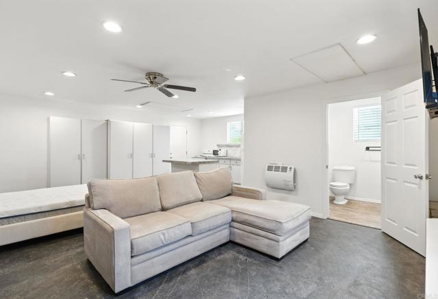 Detail Gallery Image 10 of 22 For 835 Dewitt Ave #B,  Encinitas,  CA 92024 - 0 Beds | 1 Baths