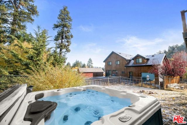 993 Cameron Drive, Big Bear CA: https://media.crmls.org/mediaz/1094109a-5ec3-4ca8-919b-dbb6c83d9d20.jpg