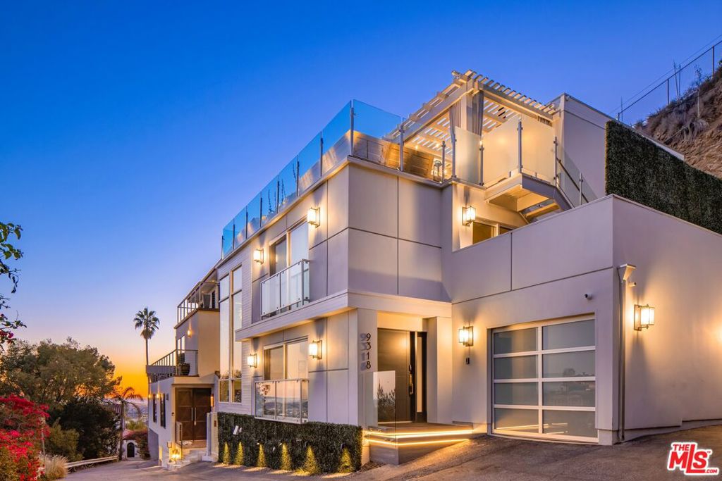 9318 Warbler Way