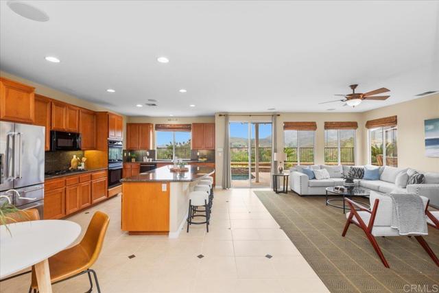 320 Crownview Ct, San Marcos CA: https://media.crmls.org/mediaz/109458a9-c176-4aa8-a772-f75e48e44cf3.jpg