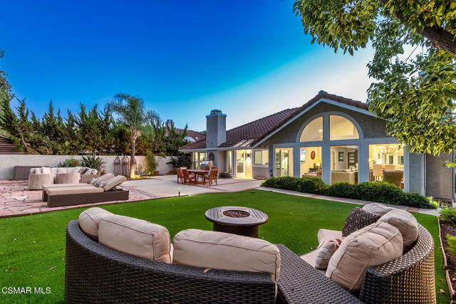 362 Cherry Hills Court, Thousand Oaks CA: https://media.crmls.org/mediaz/109474bd-f545-465f-adff-7cc83432f189.jpg