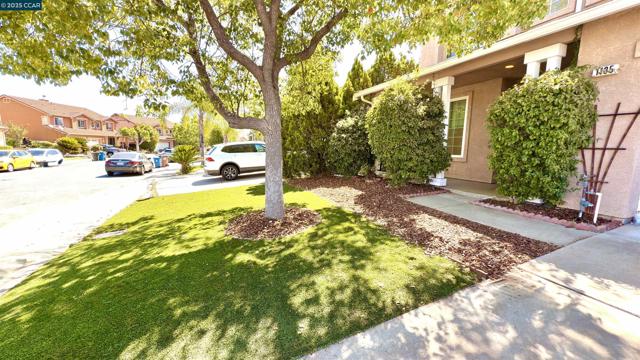 1135 Ranch Point Way, Antioch CA: https://media.crmls.org/mediaz/1094cae9-009b-4777-a841-dd5222c5fcb8.jpg