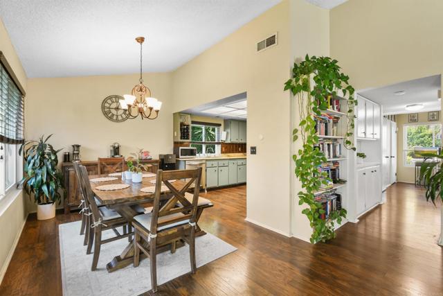 Detail Gallery Image 6 of 14 For 2610 Hillridge Ln, Spring Valley,  CA 91977 - 3 Beds | 2 Baths