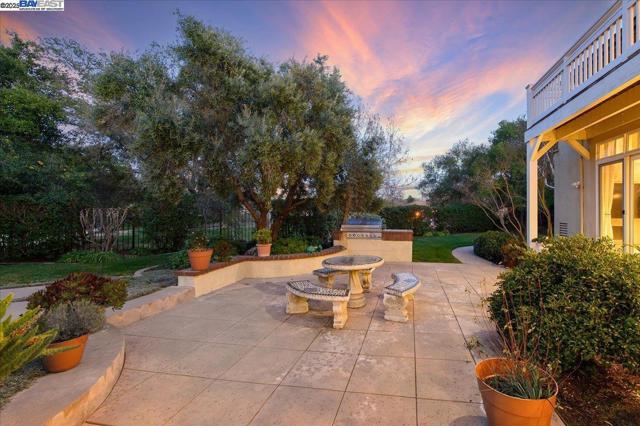 2434 Pomino Way, Pleasanton CA: https://media.crmls.org/mediaz/10953f5c-2b2b-4c22-8a00-e82f6e08dcee.jpg