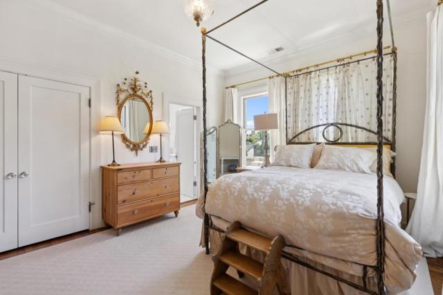 900 University Avenue, Palo Alto CA: https://media.crmls.org/mediaz/1095aa2c-1d39-4941-8e22-aa8d018a42b4.jpg
