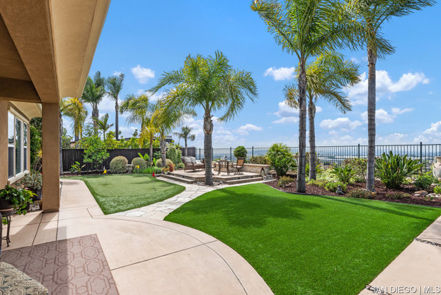 15234 Maple Grove LN, San Diego CA: https://media.crmls.org/mediaz/109657ac-0576-4bee-872d-18bb610459a2.jpg