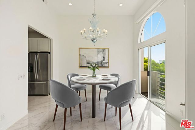 840 N Croft Avenue, Los Angeles CA: https://media.crmls.org/mediaz/1097451e-bce9-4f37-905a-85e07467dd21.jpg