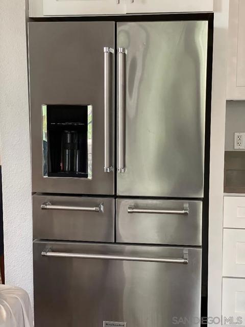 1465 C St, San Diego CA: https://media.crmls.org/mediaz/10977767-1fc4-4c27-9121-8e1a6597c005.jpg
