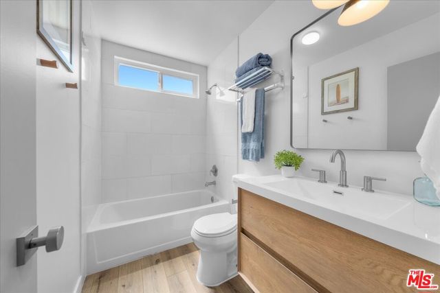1311 Manhattan Beach Boulevard, Manhattan Beach, California 90266, 2 Bedrooms Bedrooms, ,2 BathroomsBathrooms,Residential,For Sale,Manhattan Beach,25544727