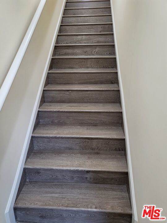 2758 W 12th Street, Los Angeles CA: https://media.crmls.org/mediaz/1098a9b6-620e-4ae5-a798-f036102f342f.jpg