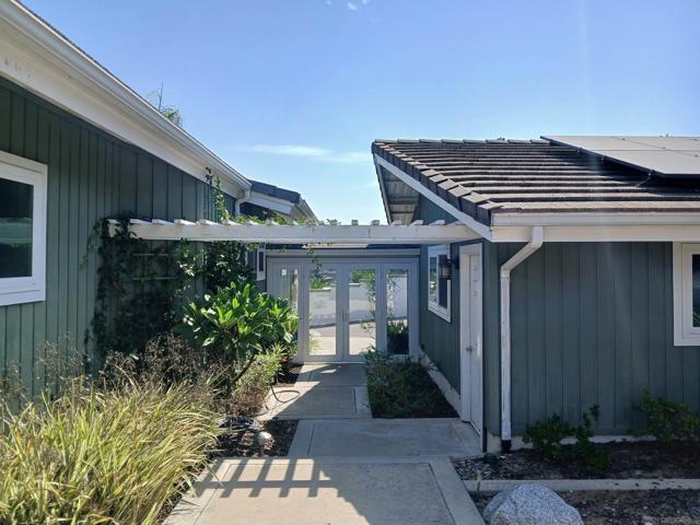 243 Horizon Hills, El Cajon CA: https://media.crmls.org/mediaz/1098abe0-2bb4-4d9b-a79f-2c07d548fe02.jpg