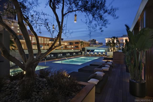 207 5Th Ave, San Diego CA: https://media.crmls.org/mediaz/1098fc88-01d4-445c-9dea-071713875cb4.jpg